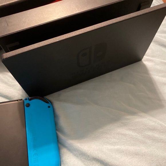 Nintendo switch - Picture 3 of 4